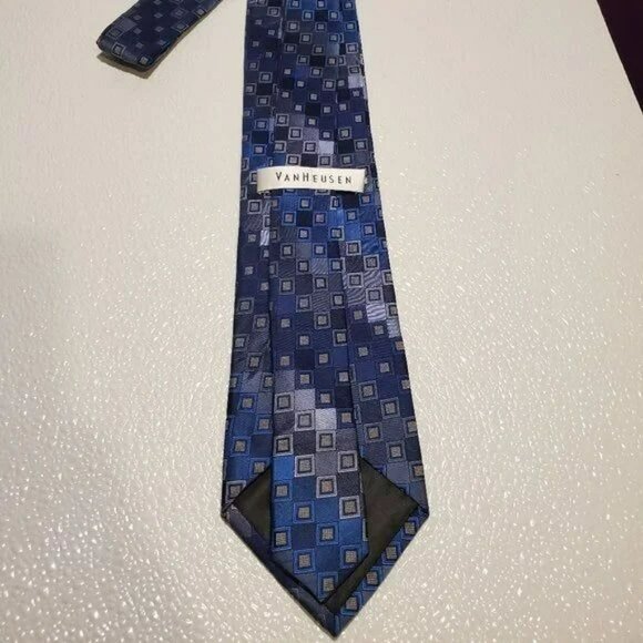 Van Heusen Mens Blue Geometric Pattern Tie 100% Silk Classic Design - Picture 2 of 5